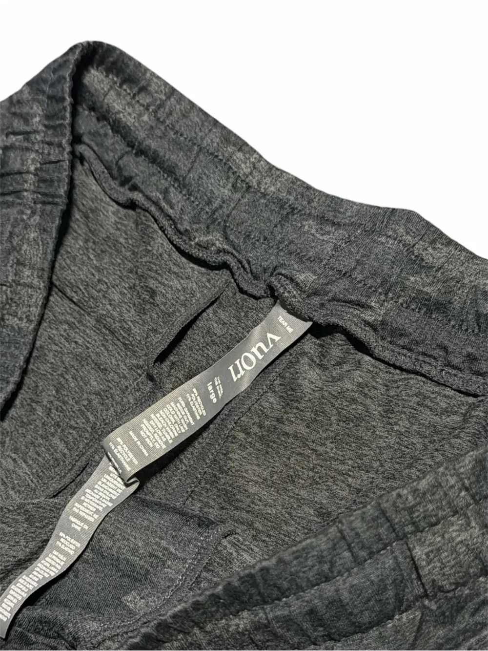 Vuori Men’s Banks Shorts Size Large Gray Camo Athletic Training Gym Casual